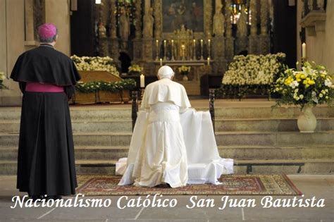 Nacionalismo Cat Lico San Juan Bautista Arrodillarse En La Iglesia