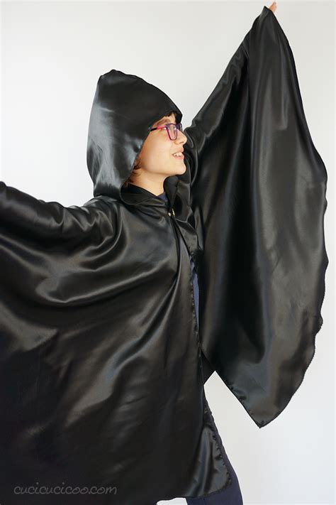 How To Make A Hooded Cape For A Child Or Adult Cucicucicoo