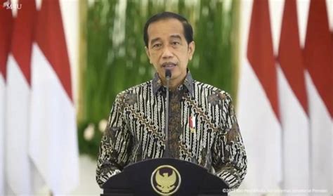 Jokowi Di Luar Negeri Syarat Naik Pesawat Pakai Tes PCR Diubah Orang