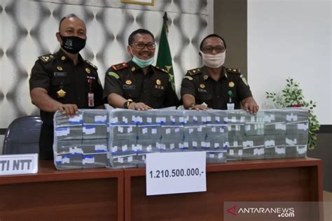 Kejati Sita Uang Korupsi Bank Ntt Senilai Rp Miliar Antara News