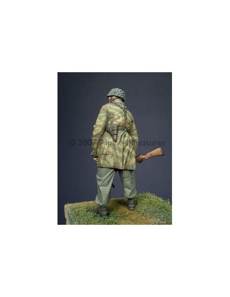 Alpine Miniatures German Paratrooper