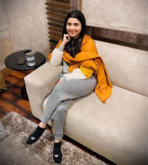 Pin By Parjinder Kaur On Nimrat Khaira Punjabi Models Nimrat Khaira Fashion