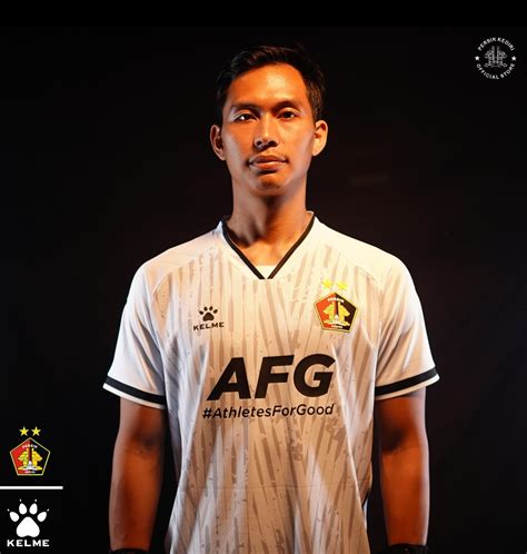 Persik Kediri Third Kit