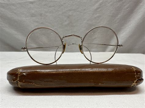 Vintage Round Wire Rimmed Glasses in Original Case