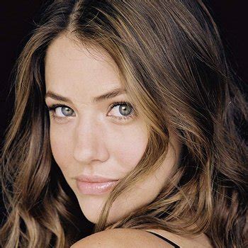 Julie Gonzalo Babe Page Watch This Actress On FreeOnes