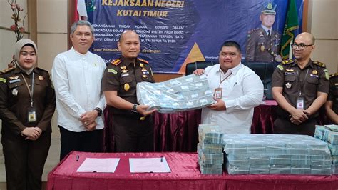 Kejari Kutim Kembalikan Rp 4 3 Miliar Ke Kas Daerah Kasus Pengadaan