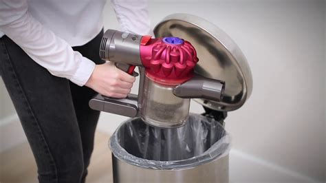 Comment Vider Le Bac Transparent De Votre Aspirateur Sans Fil Dyson V