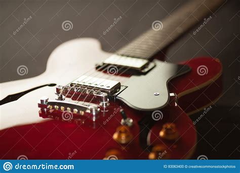 Rote E Gitarre Bild Bild 83063400