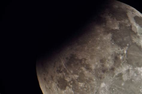 Eclissi Di Luna Parziale Visibile Anche In Italia Ecco Quando E Come