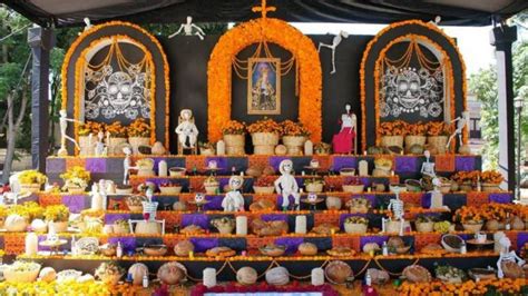 Altar de Día de Muertos Significado de los niveles cuántos lleva y