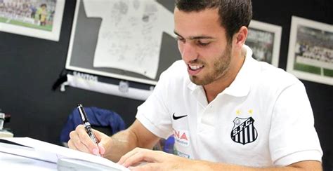 Santos renova contrato de camisa 10 da Copa São Paulo até o fim de 2016