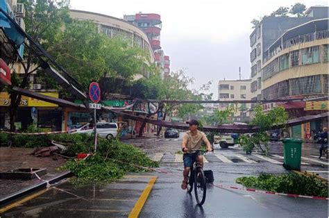 China Issues Highest Level Rainstorm Warning After Deadly Floods