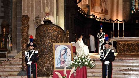 Catania Celebrata Al Duomo La Virgo Fidelis Patrona Dellarma Dei