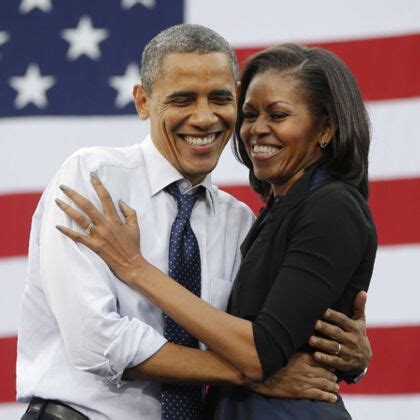 Michelle et Barack Obama papillonnent à Chicago Gala