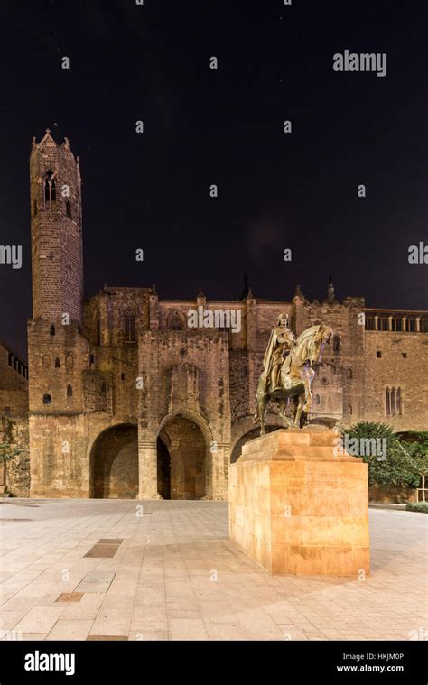 Estatua De Caballo Barcelona Fotografías E Imágenes De Alta Resolución