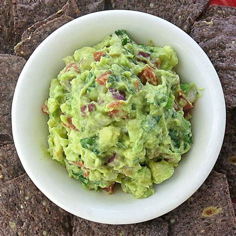 Very Simple 4 Ingredient guacamole Recipe- EASY & TASTY