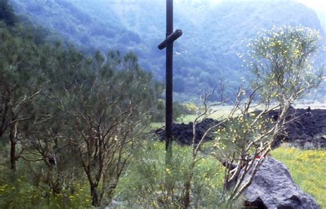 La Croce Menza In Valle Del Bove Prima Delleruzione Del 1991 93