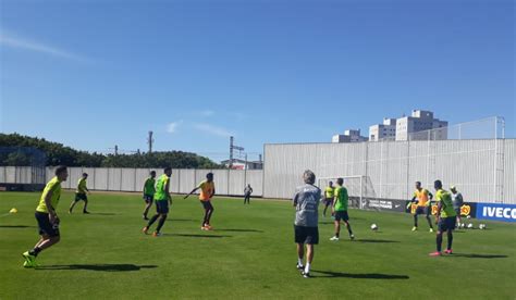 Flamengo Treina No Ct Do Corinthians Everton Ribeiro E Vitinho Voltam