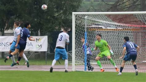 Calcio Il Sondrio Si Prepara Per La Partita Contro Il Magenta Dopo L