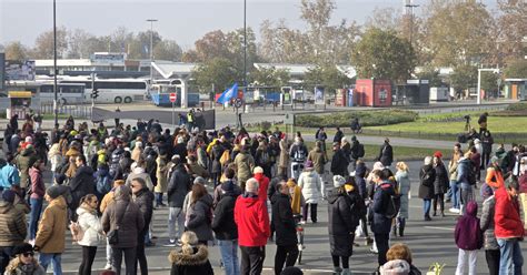 Protest u Novom Sadu uz blokadu raskrsnice kod Železničke stanice