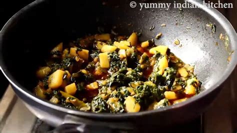 Aloo Palak Recipe Palak Aloo Curry Yummy Indian Kitchen