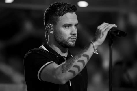 Liam Payne Mourned By One Direction Cheryl And Simon Cowell At Funeral