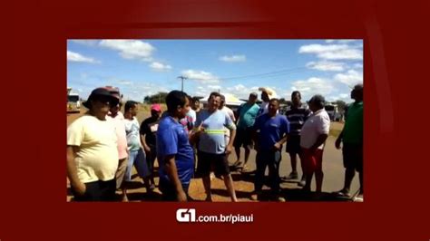 Manifestantes Liberam Rodovia Em Uru U Mas Caminhoneiros Permanecem