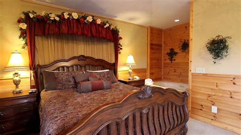 Royal Romance Pigeon Forge Honeymoon Cabin In Arrowhead Resort