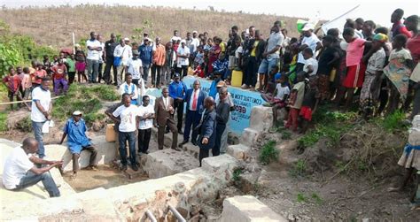 Madimba Une Source Deau Potable Mise à La Disposition De La