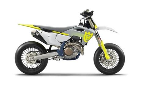 2024 Husqvarna FS 450 Un Concurent Serios Pe Scena Supermoto