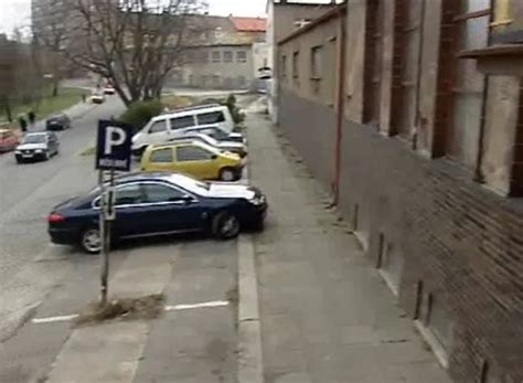 IMCDb org 1993 Renault Twingo Série 1 X06 in Místo nahoře 2004