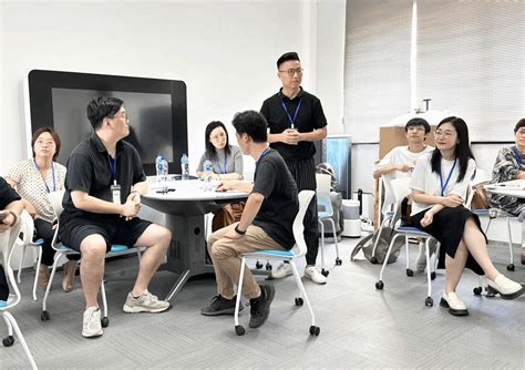 创意产业中英合作共创工作坊在设计学院成功举办 江南大学设计学院