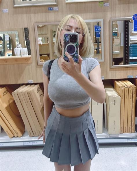 M T Hot Girl Xinh P Di N B S T M Ng Tang Khoe D Ng