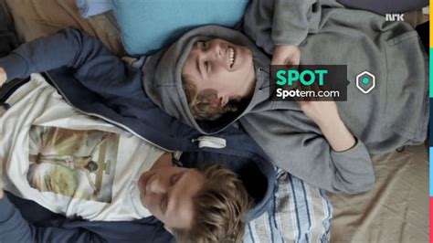 Grey Sweatshirt Worn By Isak Valtersen Tarjei Sandvik Moe In Skam