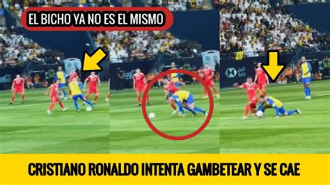 CRISTIANO RONALDO INTENTA GAMBETEAR A UN RIVAL Y SE CAE EL BICHO YA