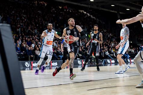 BM ON LBA LE PAGELLE DI VIRTUS NAPOLI CORDINIER E MICKEY GUIDANO LE