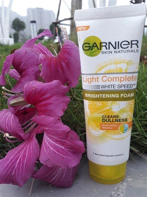 Review S A R A M T Garnier Skin Naturals Light Complete White Speed