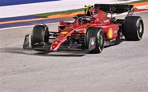 Sainz Lidera Da Ferrari No Tl Do Gp De Singapura De F Not Cia