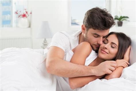 जानिए सेक्स करने के फायदे और ना करने के नुकसान Sex Benefits And Side