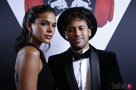 Neymar Y Su Novia Bruna Marquezine En Su Fiesta De Cumpleaños Foto En Bekia Actualidad