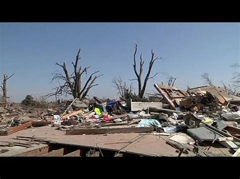 Usa Almeno Due Morti Nei Tornado Che Hanno Colpito Il Midwest Youtube