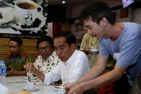 Jalan Jalan Jokowi Ke Pontianak Temukan Kopi Seharga Rp