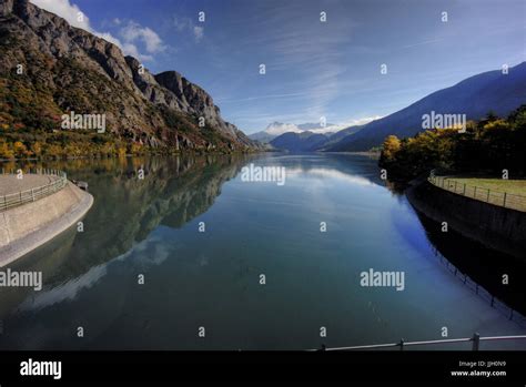 Serre poncon lake hi-res stock photography and images - Alamy