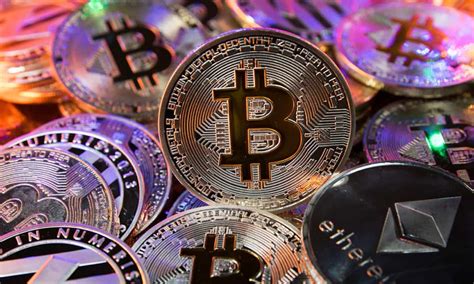 Análise de Criptos BTC ETH XRP touros lutam para manter tendência de