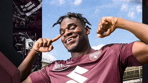 Oficial Duván Zapata nuevo jugador del Torino AS Colombia