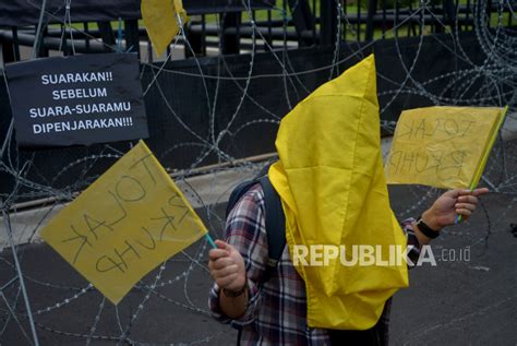 Demo Tolak Rancangan Kitab Undang Undang Hukum Pidana Di Gedung