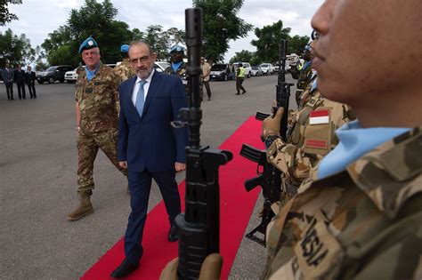 Libano Del Sud Generale Del Col Incontra Ministro Difesa Libanese