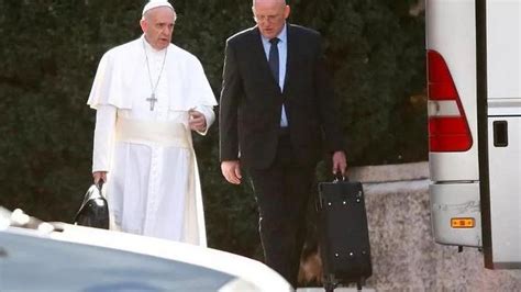 Vaticano Si Dimette Il Capo Della Gendarmeria Giani Un Momento