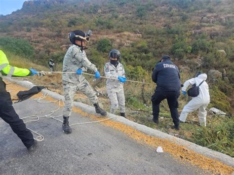 M Xico Mueren Personas Pasajeros De Un Autob S Tras Caer Por Un