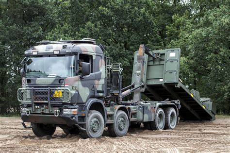 Voertuigen Materieel Defensie Nl